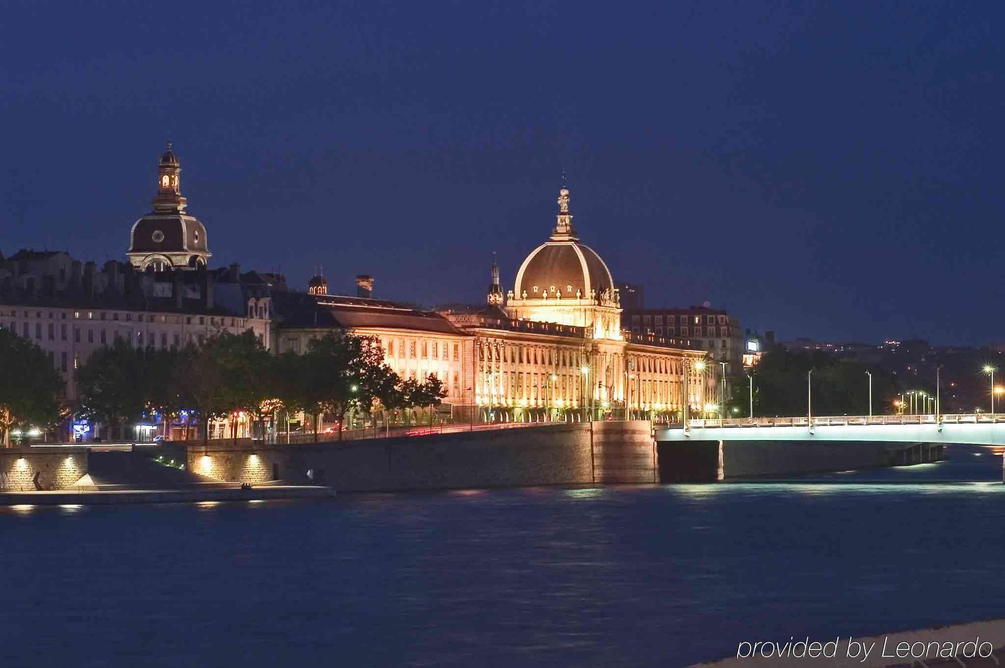Hotel Mercure Lyon Centre Lumiere Экстерьер фото